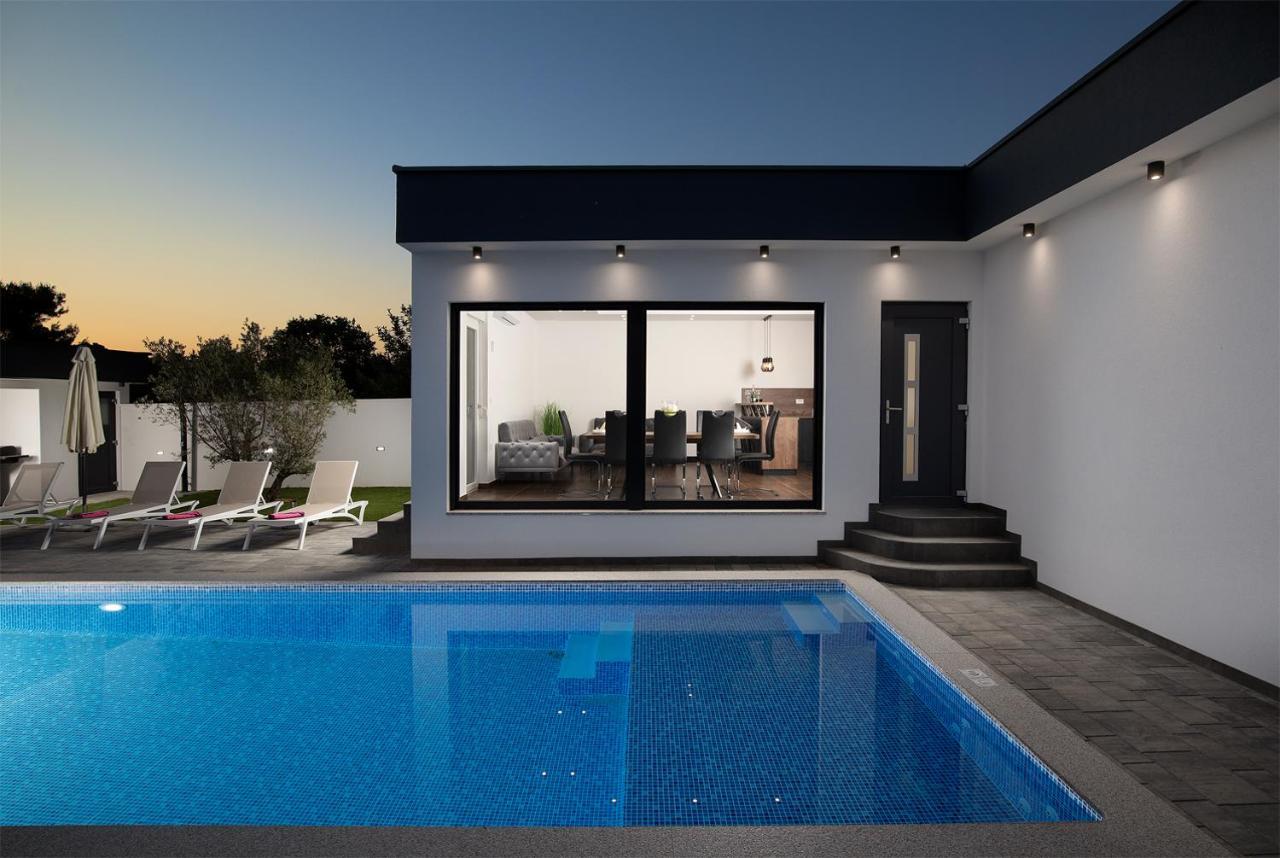 Villa L&L Медулин Экстерьер фото