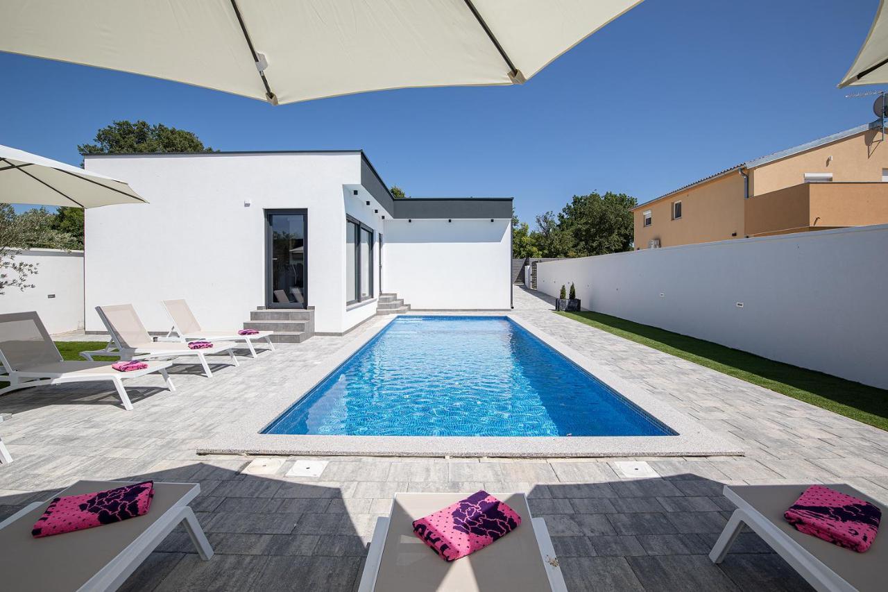 Villa L&L Медулин Экстерьер фото